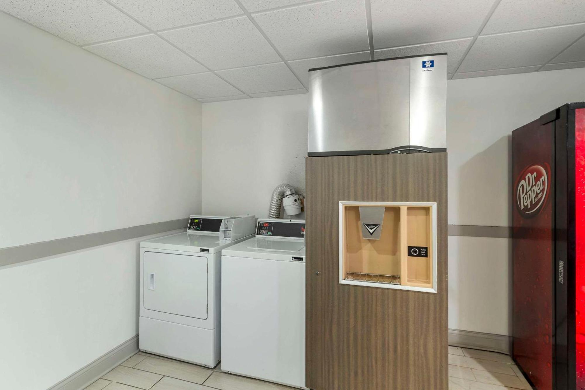Comfort Inn & Suites Mundelein-Vernon Hills Extérieur photo
