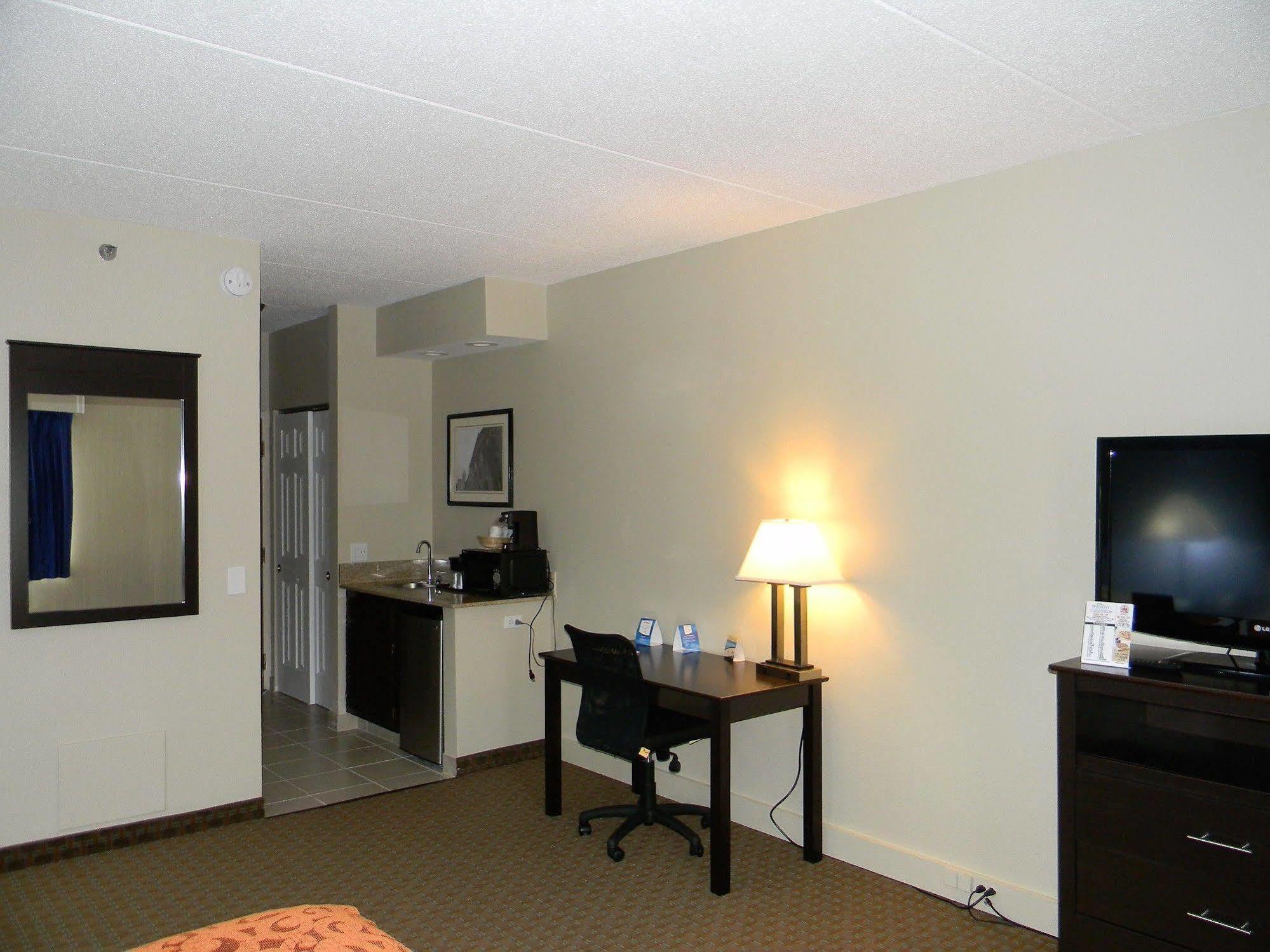 Comfort Inn & Suites Mundelein-Vernon Hills Extérieur photo